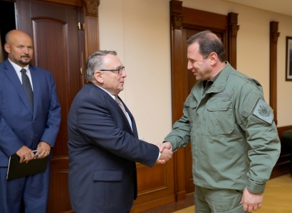 Armenian defense minister receives newly appointed Czech ambassador