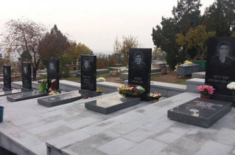 «Ժողովուրդ». Բարձրյալն ասել է՝ ձեռքերդ կտրի, արյունդ մոմի հետ խառնի ու շաղ տուր գերեզմանաքարերին. նոր մանրամասներ