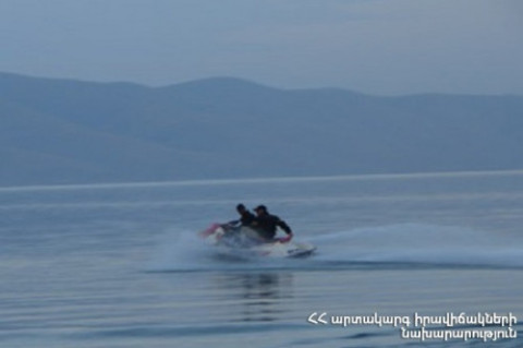 Փրկարարները Սեւանա լճից դուրս են բերել ջրահեղձվող քաղաքացուն