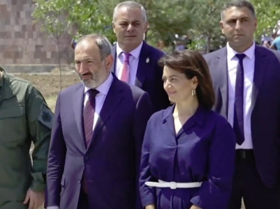 Armenia PM attends opening of new square in Khndzoresk