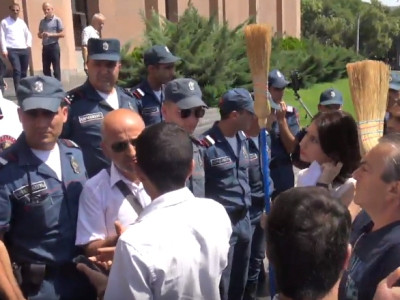 Clash outside Yerevan city hall, there are detained