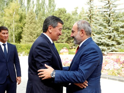 Armenia’s Pashinyan meets with Kyrgyzstan President (PHOTOS)