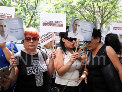 2nd President’s supporters assemble in front of Armenia Ombudsman's Office (PHOTOS)