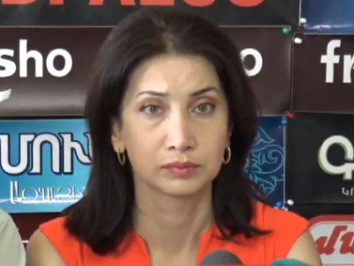 Քաղաքապետարանի պաշտոնական այրերը մտել են իրենց գրասեղանների տակ. Սոնա Աղեկյան