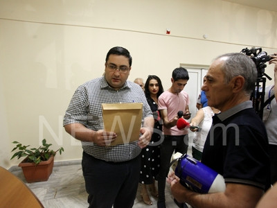 Armenia ex-President Kocharyan supporters submit petition to Ombudsman’s office (PHOTOS)