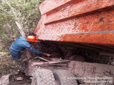«Սատանի կամուրջ» կոչվող հատվածում, «ԿամԱԶ» մակնիշի ավտոմեքենան ընկել է ձորը (ֆոտո)