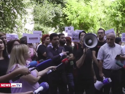 «Փետով տալ գլխին», «վնգստալ». Քոչարյանի աջակիցները պահանջում են, որ ԲԴԽ–ն արձագանքի Փաշինյանի արտահայտություններին