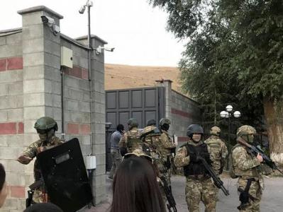 Ղրղզստանի գլխավոր դատախազությունից հայտնել են, որ Աթամբաեւին մեղսագրվում է հատուկջոկատայինի սպանությունը