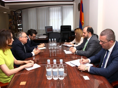 Արայիկ Հարությունյանն ընդունել է Չեխիայի արտակարգ եւ լիազոր դեսպանին