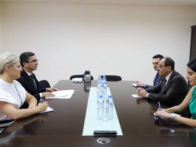 Armenia Deputy FM receives Turkmenistan Ambassador