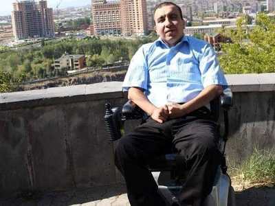 «Կյանքը շատ եմ սիրում, խնդրում եմ` օգնեք, որ գոնե նստեմ». 29-ամյա ջավախքցի երիտասարդն օգնության կարիք ունի