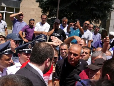 Ղեկավարները լոր ուտող են, իրենց կարելի է ուտել, մեզ՝ ոչ. որսորդները դժգոհ են Էրիկ Գրիգորյանի հետ հանդիպումից