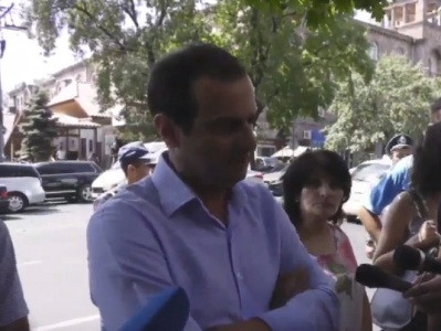 «Սարը հանձնող վարչապետը այլեւս ոչ լեգիտիմ վարչապետ ա». Գեղամ Սիմոնյան