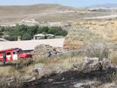 Հրդեհ Լոռու Ղուրսալ գյուղում․ դեպքի վայր է մեկնել 2 մարտական հաշվարկ. Այրվել է մոտ 1000 հակ անասնակեր