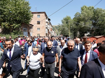 Armenia PM heads from Jermuk town to neighboring communities