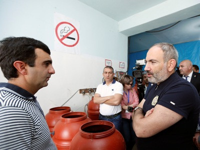 «Բա որ անոտ ու անձեռ երեխեք ծնվեն, ի՞նչ եք պատասխան տալու»․ Փաշինյանը՝ «Լիդիան»-ի աշխատողին