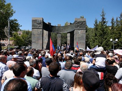 Եթե փորձեն մեզ տրորելով, իրավապահ ուժերով կյանքի կոչել իրենց ծրագիրը, դա կդիտվի որպես «մարտի 1». Ջերմուկի բնակիչ
