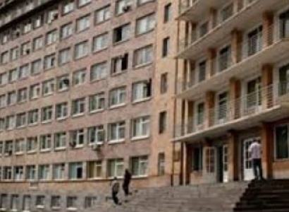 Երկու քաղաքացի ուռուցքաբանության կենտրոնի բժիշկներին մեղադրում են իրենց հարազատների մահվան համար