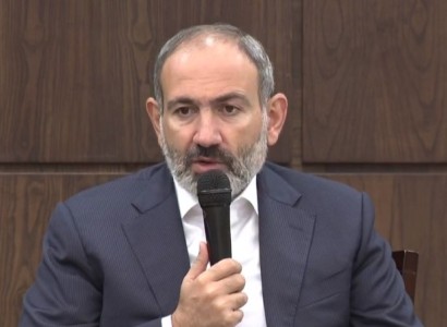 Armenia PM to businessmen. We want to properly understand signals coming from you