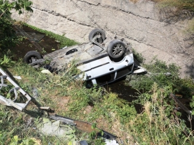 Խոշոր վթար «Բելաջիո» ռեստորանի մոտ․ «Opel»-ն ընկել է Գետառը, երկու հոգի հոսպիտալացվել է (ֆոտո)