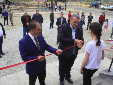 Որոտանցի առաջին դասարանցիները՝ շարահրապարակում․ Արցախում նշել են նախկին Ղուբաթլուի ազատագրման 26-ամյակը