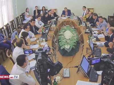 Երբ որ բաներ եք խոսում, մի քիչ խորը մտածեք, որ հետո դրա տակ չմնաք. Մարուքյանը՝ «Իմ քայլի» պատգամավորին