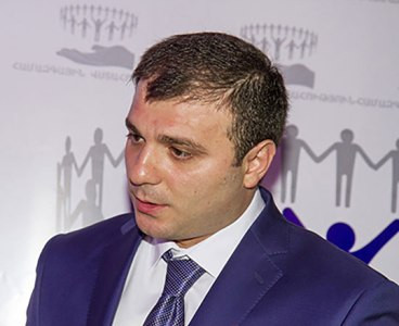 «Ժամանակ». Արմավիրի նախկին մարզպետի պրոֆեսոր հայրը՝ մեղադրյալ