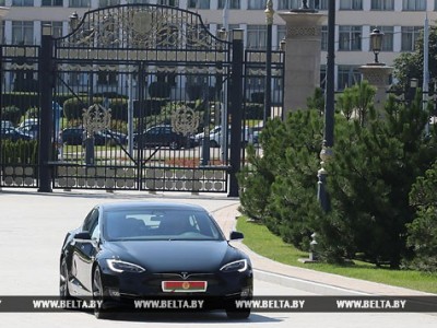 Լուկաշենկոն ասել է, որ Իլոն Մասկն իրեն Tesla է նվիրել