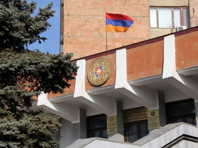 Հարկադիր կատարողը՝ որպես պարտապանի ներկայացուցիչ, կարող է կազմակերպել պարտապանի անունով գույքի գրանցումը