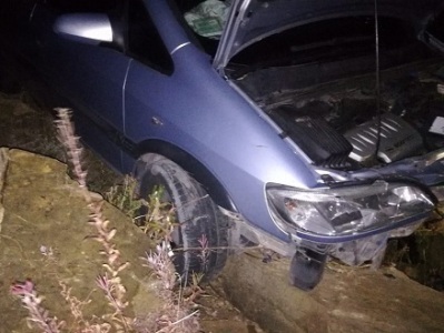 Շիրակի մարզում ոլորաններում Opel Zafira-ն 80 մետր գլորվել է ձորը. 6 մարդ տեղափոխվել է հիվանդանոց (ֆոտո)