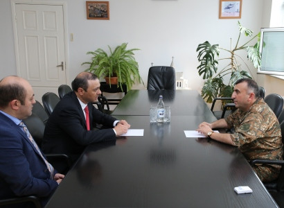 ՀՀ ԱԽ քարտուղարը Արցախի Պնախարարի հետ քննարկել է անվտանգության խնդիրներին վերաբերող հարցերի լայն շրջանակ