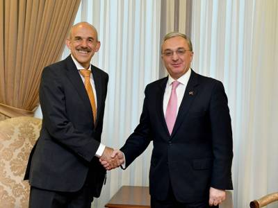 Armenian FM receives newly appointed German Ambassador