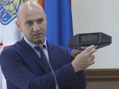 Երեւանի ավագանիում առաջին անգամ գործարկվեց էլեկտրոնային քվեարկության համակարգը