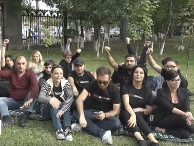 Robert Kocharyan's supporters holding sit-in in front of Shengavit court