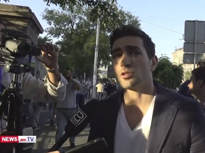 Շարունակում են այն հուզական ֆոնը պահել, ինչ որ 10 տարի պահել են. Լեւոն Քոչարյանը՝ Քոչարյանի դատավարության մասին