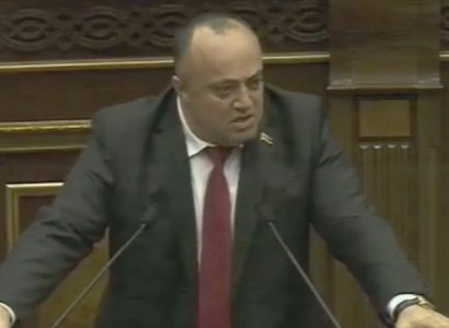 Կրքերը շիկանում են. պատգամավորները վիճեցին իշխող դաշինքի ներկայացրած «անբարոյական» օրինագծի պատճառով
