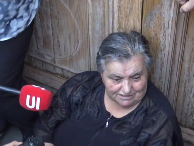 Mothers of fallen soldiers hold protests in front of Armenian Government building
