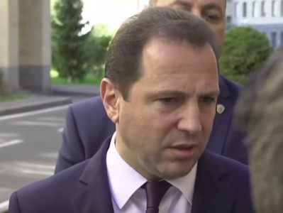 Defense minister not ruling out Russia to stop being Armenia arms supply monopolist