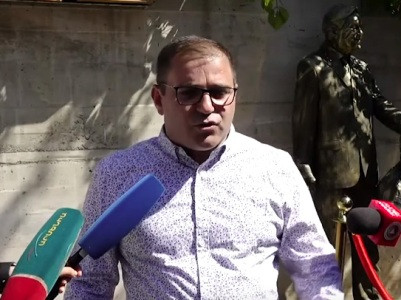 Լոբբինգ է արվում, որ ԱԱԾ տնօրենի պաշտոնին նշանակվի տիկին Լարիսայի սրտի նախարարը` Ռուստամ Բադասյանը. Նարեկ Մալյան