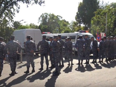 Armenia 2nd President's supporters protesting in front of Yerevan court (LIVE)