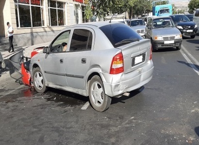 Վթար Ռոստովյան փողոցում. բախվել են «Օպելը», «Միցուբիշին» եւ մոպեդը (ֆոտո)