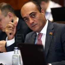 Փաստացի, մարդը մինչև հիմա չի հասկացել, թե ուր է հայտնվել, և ինչի համար. Արման Սաղթելյանը` Արմեն Գրիգորյանի մասին
