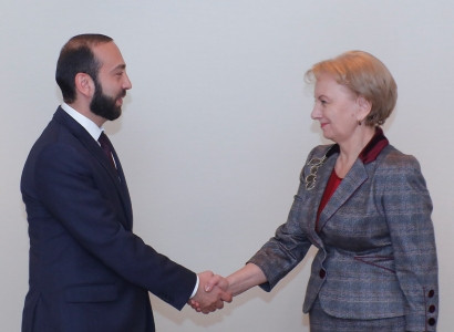 Armenia Parliament speaker meets his Moldovan counterpart