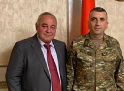 Արշավիր Ղարամյանը շնորհավորել է Կարեն Աբրահամյանին՝ գեներալ-լեյտենանտի զինվորական կոչում ստանալու կապակցությամբ