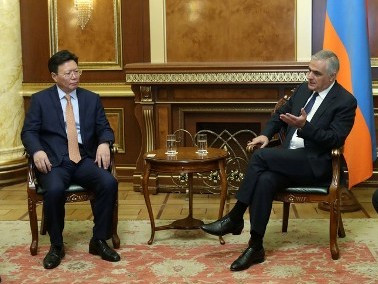 Այսուհետ Հայաստանի եւ Չինաստանի միջեւ շփումները կակտիվանան. Մհեր Գրիգորյանն ընդունել է ՉԺՀ պատվիրակությանը