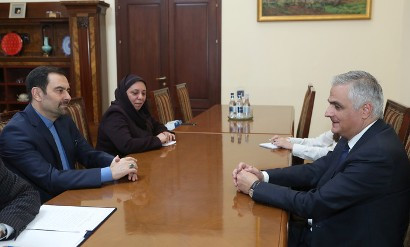 Armenian Deputy PM meets with outgoing Iran's ambassador