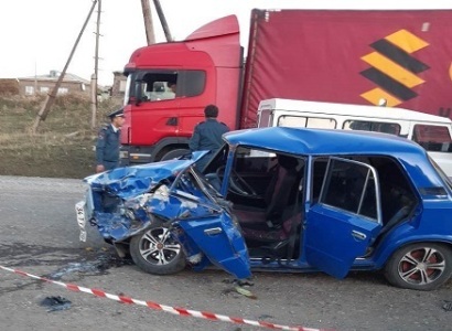 Բավրա-Գյումրի ճանապարհին բախվել են «ՎԱԶ-2106»-ը եւ բեռնատարը․ կա վիրավոր