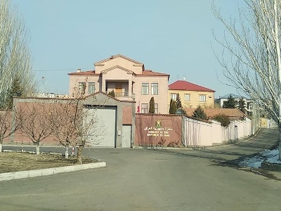 Politik.am. Պաշտոն զբաղեցնել ցանկացող անկաշառ Ջհանգիրյանին որտեղի՞ց եռահարկ առանձնատուն (ֆոտո)