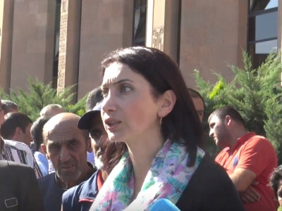 «Մենք հայտարարում ենք անժամկետ հացադուլ». Սոնա Աղեկյանը գնաց «փամփերս» գնելու