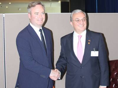Armenia FM meets with French counterpart